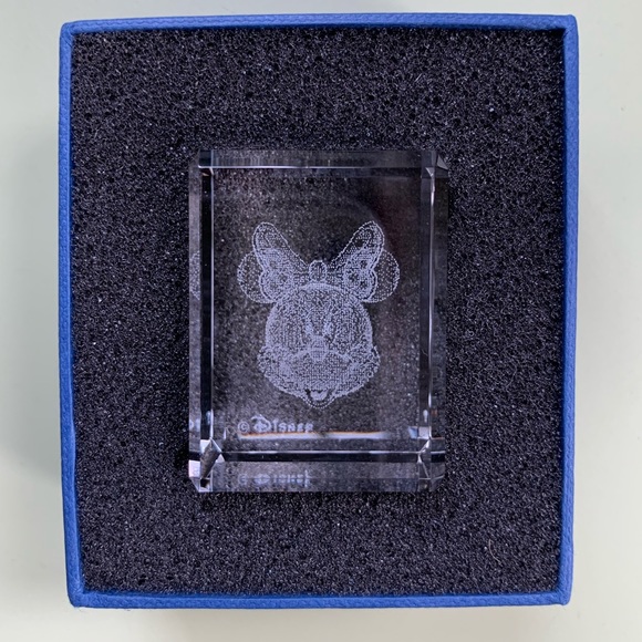 Disney Minnie Mouse 3D Laser Cube - Picture 7 of 7